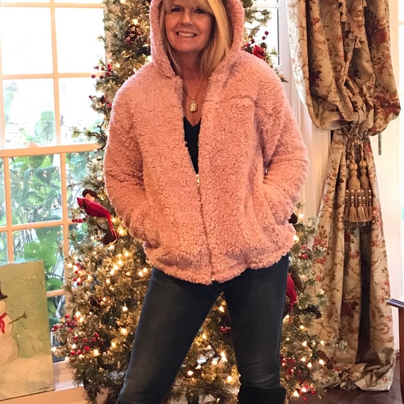 🎉BIG SALE!!🎉BLUSH PINK FAUX FUR SHERPA COAT!! - Picture 7 of 8
